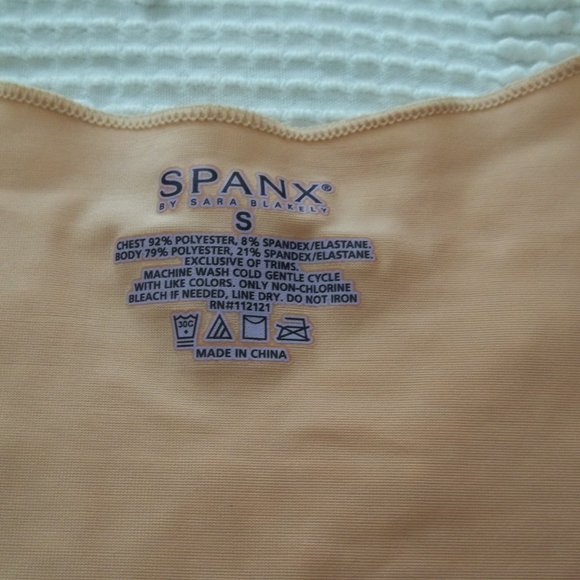 SPANX BY SARA BLAKELY  WOMENS SHAPEWEAR . LIKE NEW! - Picture 2 of 6